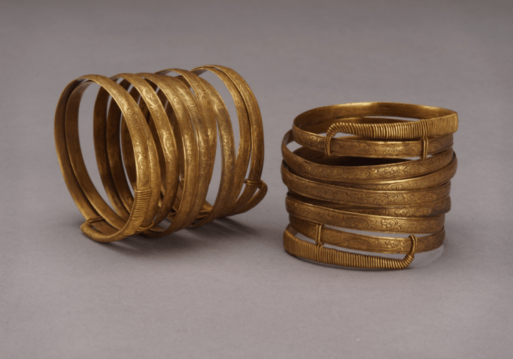 Bracelets - exposition L'Or des Mings 